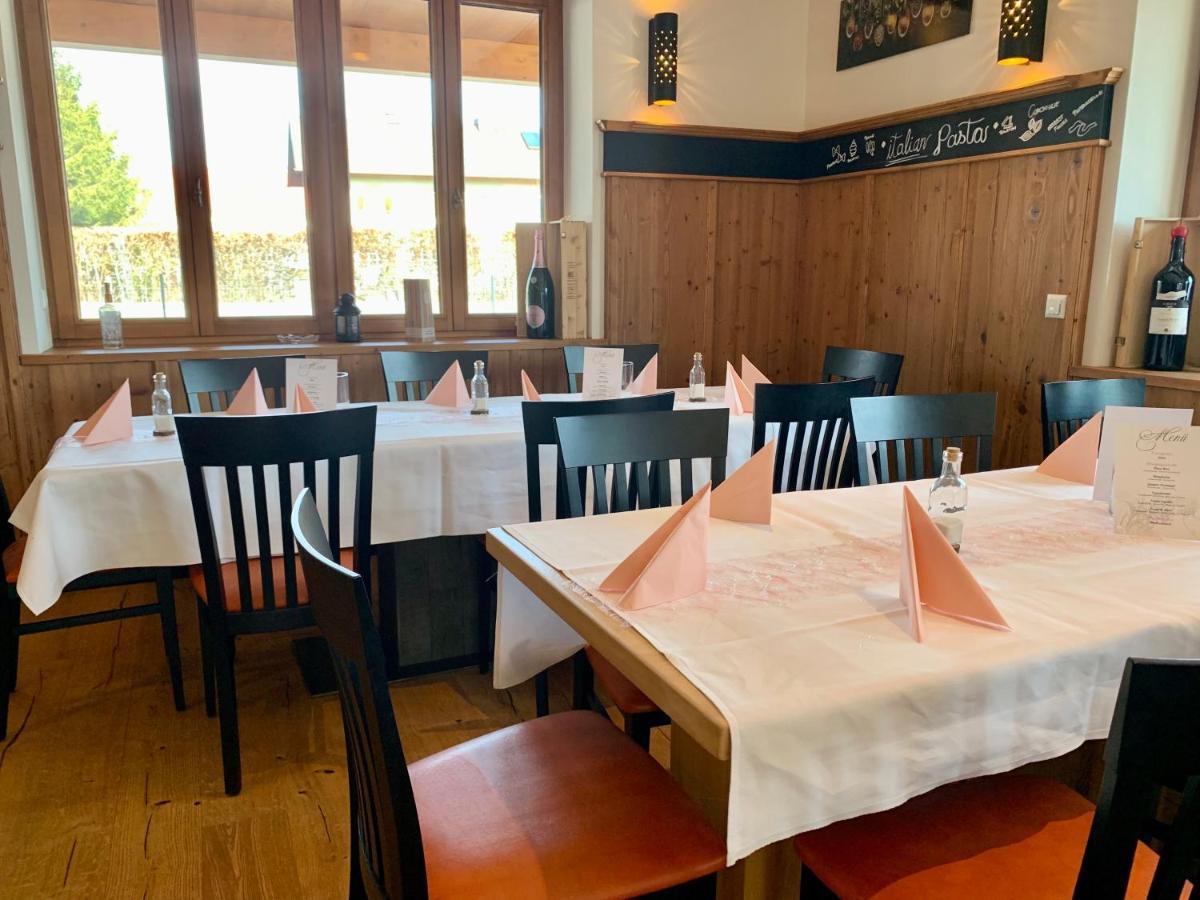 Garching an Der Alz Hotel Heimfeld Restaurant Cafe מראה חיצוני תמונה